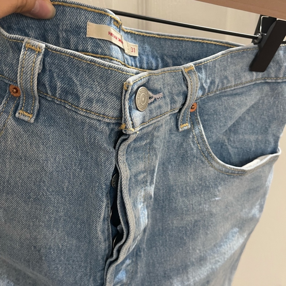 Levi's Ribcage Short - Picture 3 of 6